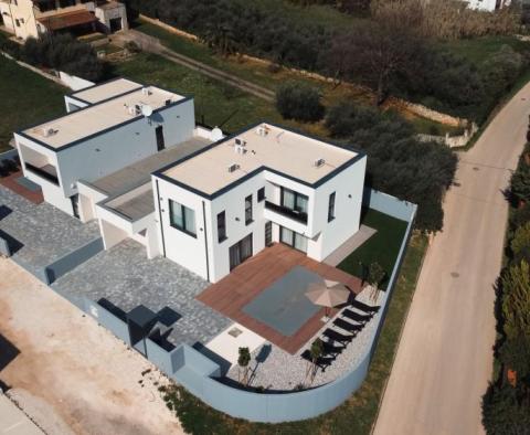 Maison jumelée moderne avec piscine près de la mer et du port de plaisance à Pomer, Medulin - pic 39