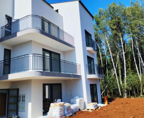 Nagyszerű új penthouse Rovinjban egy új butik rezidenciában, 1 km-re a tengertől - pic 5