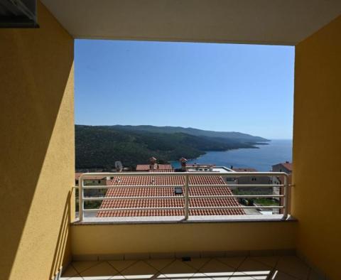 fantastický penthouse v Rabacu s úchvatným výhledem na moře a garáží - pic 37