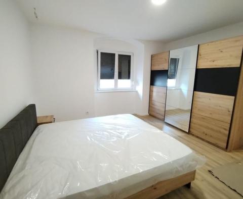 Felújított 2 szobás lakás a legjobb helyen Stoja városában - pic 10