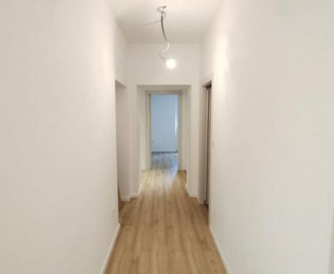 Appartement rénové de 2 chambres dans un emplacement TOP à Stoja - pic 12