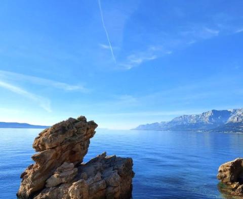 Terrain fantastique au 1er rang de la mer sur la Riviera d'Omis - pic 3