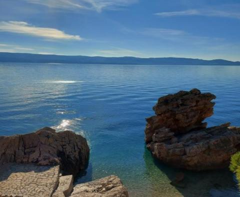 Terrain fantastique au 1er rang de la mer sur la Riviera d'Omis - pic 9
