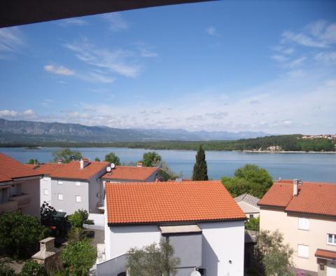 Appartement duplex à Soline, Dobrinj, avec une vue magnifique sur la mer, à seulement 200 mètres de la mer - pic 2