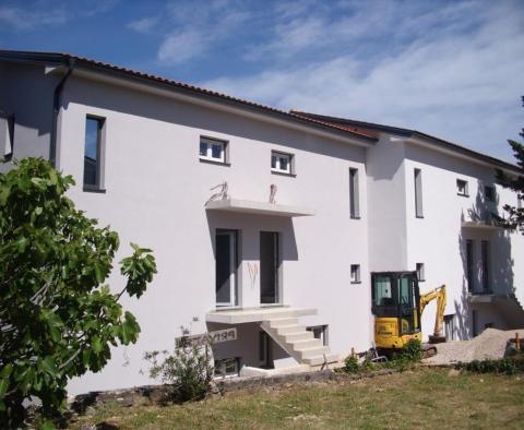 Dvoupodlažní byt v Soline, Dobrinj, s nádherným výhledem na moře, pouhých 200 metrů od moře - pic 4
