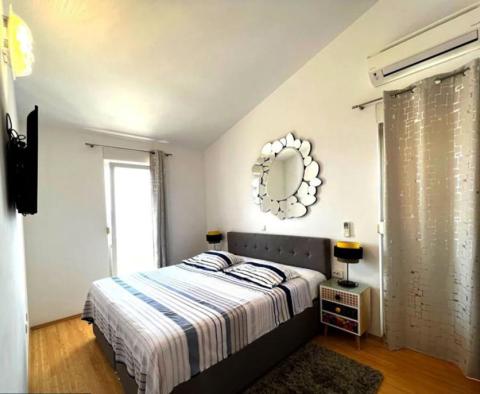 Tolles Penthouse mit 3 Schlafzimmern auf Ciovo, Trogir, 100 Meter vom Meer entfernt - foto 18