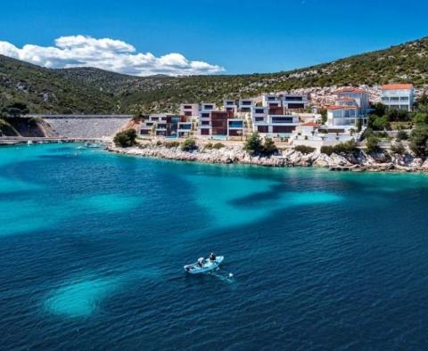 L'une des sept villas en bord de mer dans la région de Sibenik - sept perles de l'Adriatique ! 