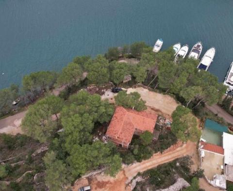 Unfinished villa of prime location, 1st row from the sea on Hvar island - pic 21