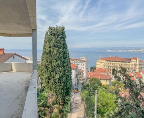 Luxurious penthouse in the center of Opatija, private location and roof pool, only 200m from the sea - pic 9