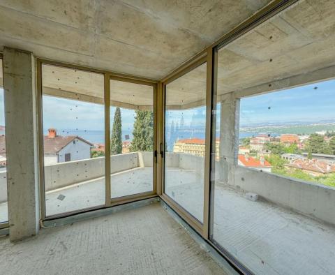 Просторная квартира в роскошном новом доме с видом на море и гаражом, всего в 200 м от набережной Лунгомаре в Опатии. - фото 7