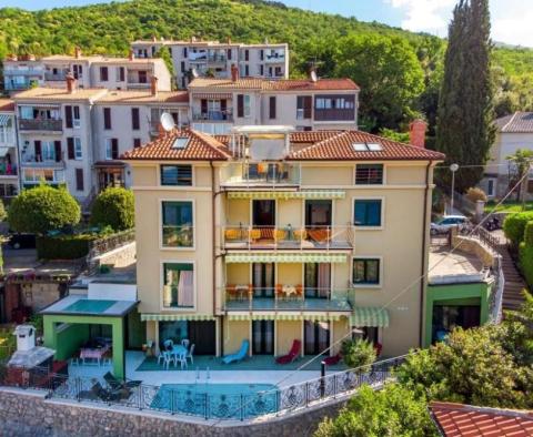 Grande villa avec plusieurs appartements à louer dans le centre d'Opatija 