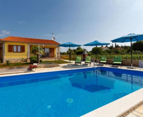 Preiswerte Villa in Kaštelir-Labinci mit Pool - foto 4