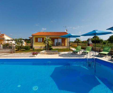 Reasonably priced villa in Kaštelir-Labinci with swimming pool - pic 5
