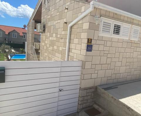 Villa jumelée à Bol sur l'île de Brac à seulement 300 mètres de la mer avec piscine - pic 14