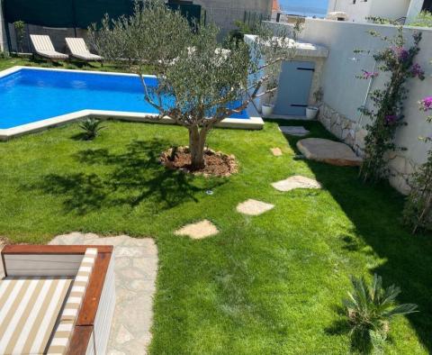 Villa jumelée à Bol sur l'île de Brac à seulement 300 mètres de la mer avec piscine - pic 16