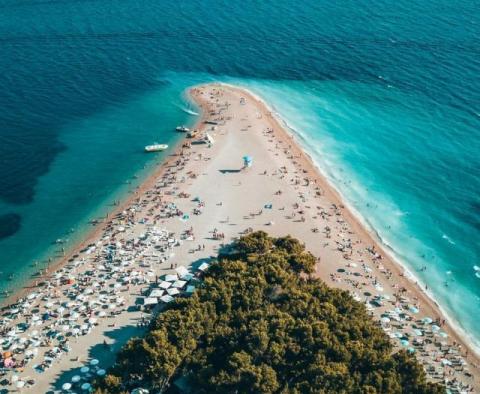 Villa jumelée à Bol sur l'île de Brac à seulement 300 mètres de la mer avec piscine - pic 20
