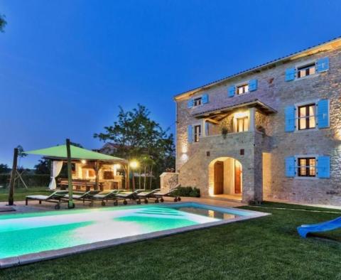 Wunderschönes Haus in Umag, Schönheit aus Stein mit Swimmingpool - foto 40
