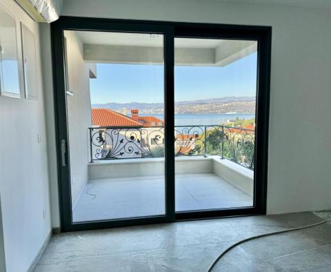 Квартира высочайшего качества площадью 67м2 в новостройке в центре Опатии с гаражом, видом на море, в 200 метрах от пляжа - фото 4