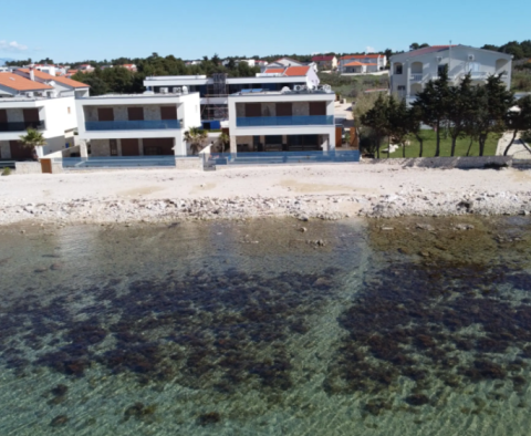 Villa moderne au premier rang de la mer près de Zadar - nouvelle beauté contemporaine ! - pic 5