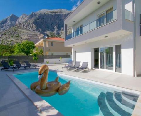 Neugebaute Villa mit Pool über dem romantischen Baska Voda - foto 5
