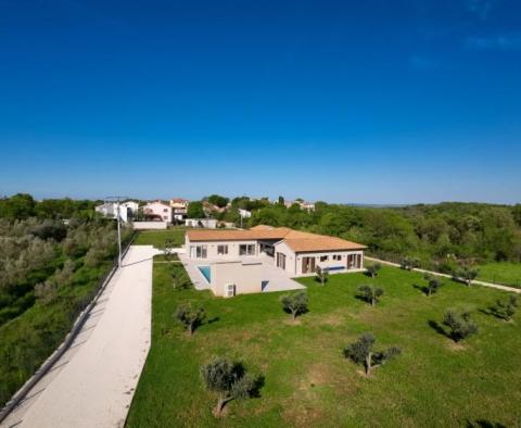 Beautiful modern villa in Valtura-Liznjan area of half a hectare of land - pic 8