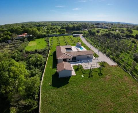 Belle villa moderne dans la région de Valtura-Liznjan sur un demi-hectare de terrain - pic 4
