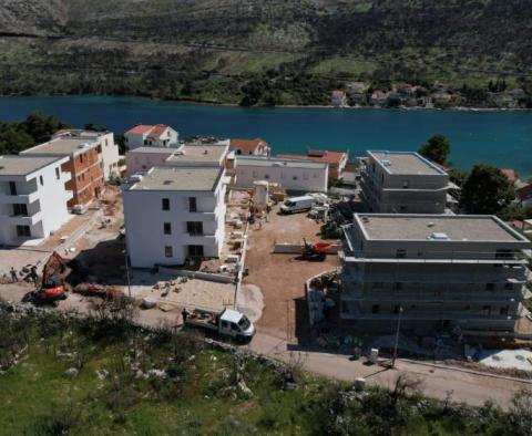 Appartements à prix raisonnables dans une nouvelle résidence à Grebastica, à 200 mètres de la mer - pic 11