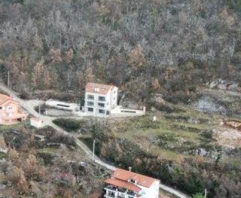 Grundstück in Oprić, Opatija mit fantastischem Meerblick und gültiger Baugenehmigung! - foto 2