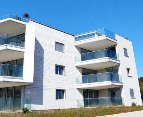  Luksusowy apartament z 3 sypialniami w pobliżu plaży w nowym budynku w Rovinj - pic 2