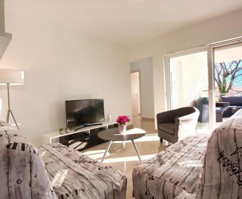 Propriété solide à Liznjan, avec 3 appartements spacieux et jardin ! - pic 7