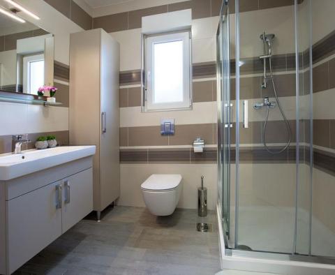Propriété solide à Liznjan, avec 3 appartements spacieux et jardin ! - pic 16