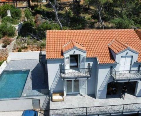 Villa on Hvar just 100 meters from the sea - pic 32