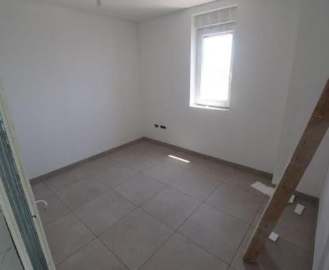 Penthouse en duplex avec terrasse sur le toit à Pag, Novalja - pic 17