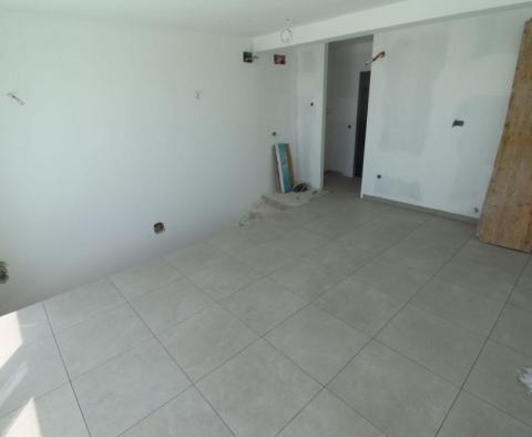 Penthouse en duplex avec terrasse sur le toit à Pag, Novalja - pic 19