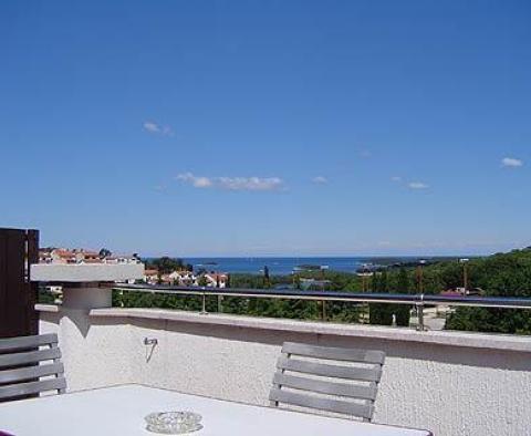 Pěkný nově zrekonstruovaný hotel na prodej v oblasti Poreč - pic 2