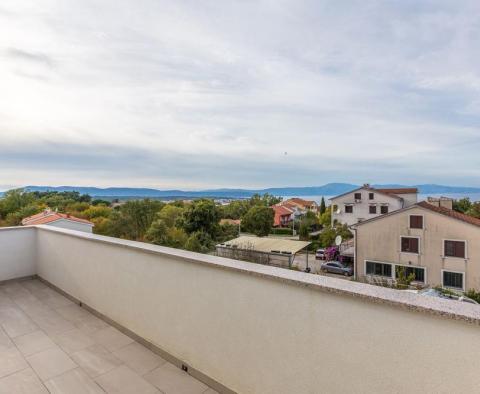 Villa mit Swimmingpool und Meerblick in Malinska auf Krk - foto 3