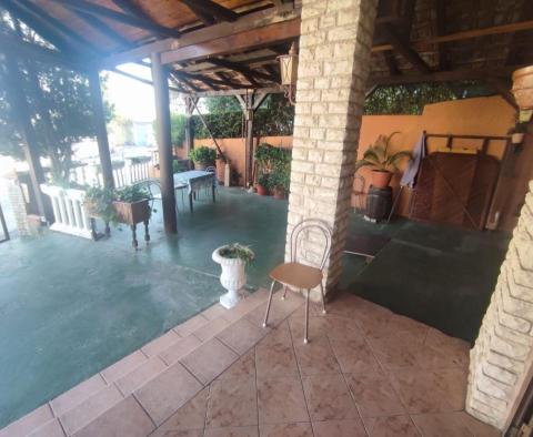Spacious house of 673 m2 with sea view in Nova Veruda, Pula, just 200 meters from the sea - pic 39