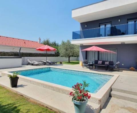Villa mit modernem Konzept in Šišan, Region Liznjan - foto 2