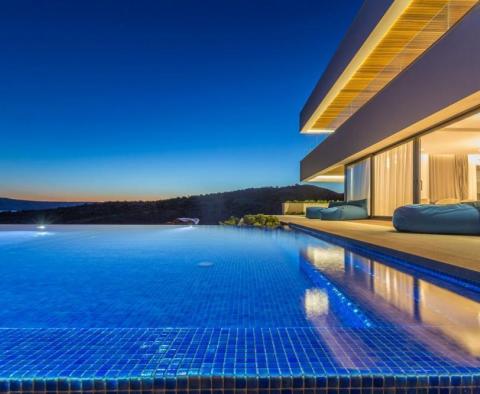 Fantastique villa en bord de mer d'architecture moderne sur la Riviera de Karlobag avec piscines intérieure et extérieure ! - pic 25