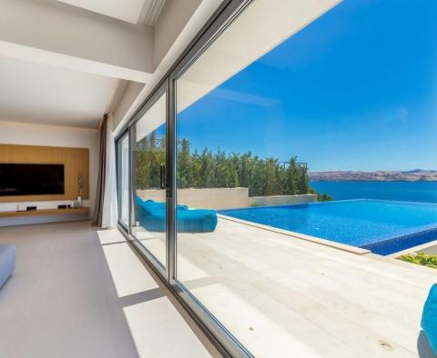 Fantastique villa en bord de mer d'architecture moderne sur la Riviera de Karlobag avec piscines intérieure et extérieure ! - pic 17