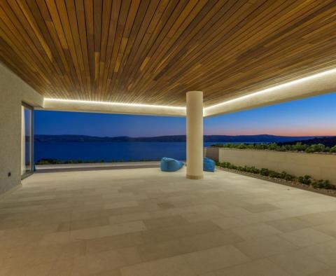 Fantastique villa en bord de mer d'architecture moderne sur la Riviera de Karlobag avec piscines intérieure et extérieure ! - pic 23