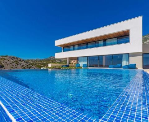Fantastique villa en bord de mer d'architecture moderne sur la Riviera de Karlobag avec piscines intérieure et extérieure ! - pic 69