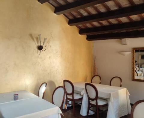Einzigartiges Haus in Rovinj in der zweiten Reihe zum Meer! - foto 17