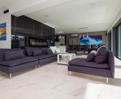Extraordinary villa for sale in Premantura, Medulin, stunning impression! - pic 9