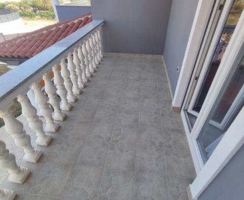 Turisztikai ingatlan 5 apartmannal Medulinban, tengerre néző kilátással - pic 36