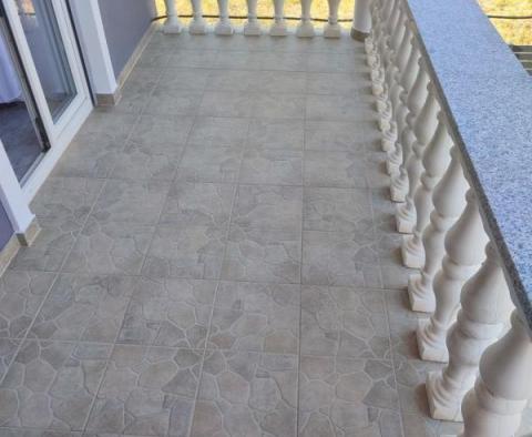 Turisztikai ingatlan 5 apartmannal Medulinban, tengerre néző kilátással - pic 38