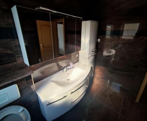 Turisztikai ingatlan 5 apartmannal Medulinban, tengerre néző kilátással - pic 42