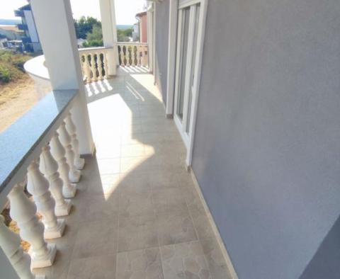 Turisztikai ingatlan 5 apartmannal Medulinban, tengerre néző kilátással - pic 45