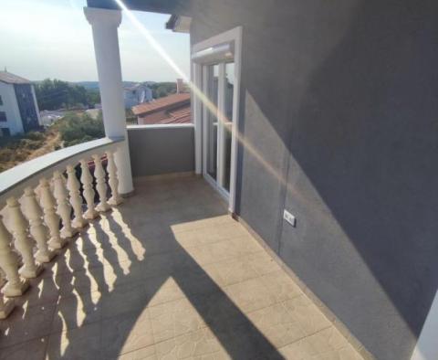 Turisztikai ingatlan 5 apartmannal Medulinban, tengerre néző kilátással - pic 59