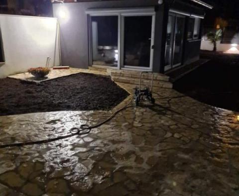 Turisztikai ingatlan 5 apartmannal Medulinban, tengerre néző kilátással - pic 79